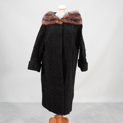 Lot 49 - A Royal Star Astra wool vintage ladies' coat,...