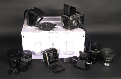 Lot 656 - A Zenza Bronica EC-TL Medium Format film...