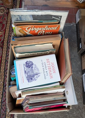 Lot 726 - A collection of mainly art reference books
