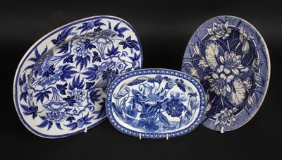 Lot 15 - Three early 19th century blue and white...