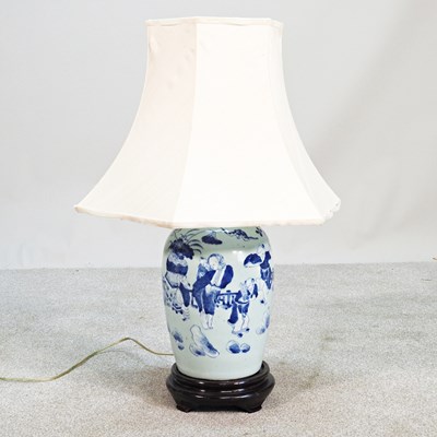 Lot 558 - A Chinese blue and white porcelain lamp and...