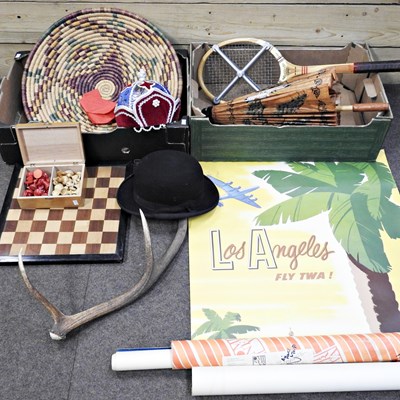 Lot 528 - A collection of items, to include vintage...