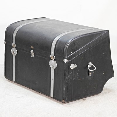 Lot 320 - An early 20th century automotive trunk, with a...