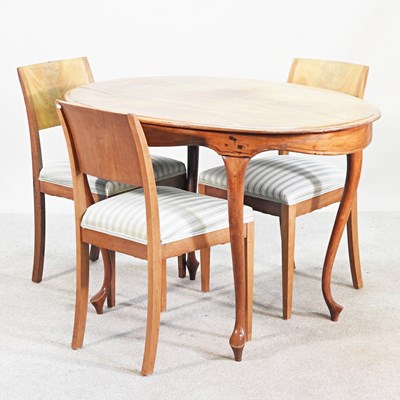 Lot 471 - An early 20th century Danish oval dining table,...