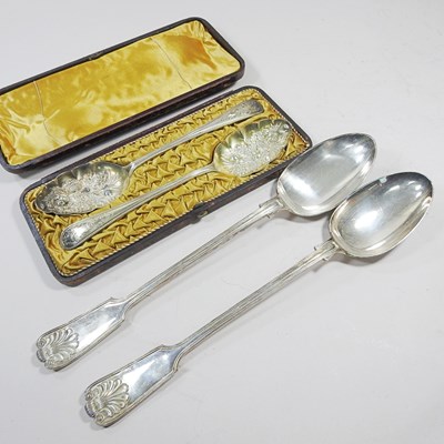 Lot 268 - A pair of Victorian silver plated berry spoons,...