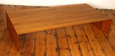 Lot 269 - A large modern hardwood coffee table