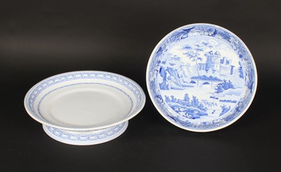 Lot 21 - An early 19th century blue and white transfer...