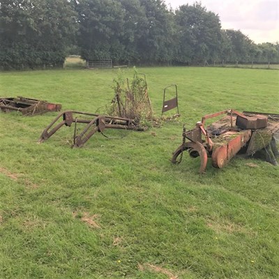 Lot 576 - A fore end loader bale grab