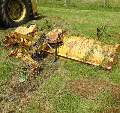 Lot 578 - A tractor mounted yard brush