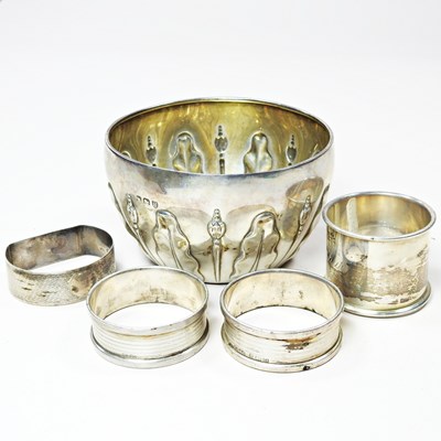 Lot 40 - A Victorian silver bowl, London 1892, 90g, 9cm...