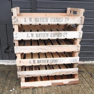 Lot 193 - A collection of six wooden fruit trays (6)