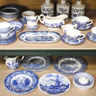 Lot 249 - A collection of Staffordshire blue and white...