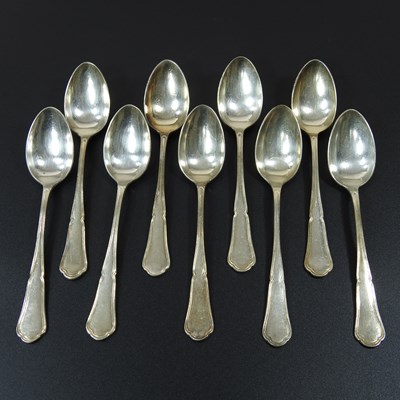 Lot 30 - A set of nine continental hourglass pattern...