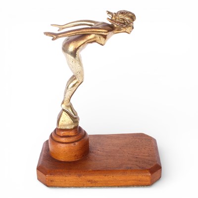 Lot 229 - An Art Deco car/desk mascot