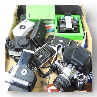 Lot 612 - An Olympus O10 camera, together with other...
