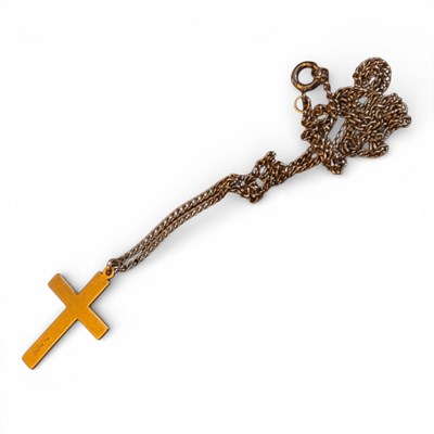 Lot 44 - A 9 carat yellow gold crucifix pendant, 1.1g