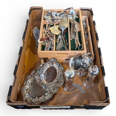 Lot 679 - A collection of silver plated wares