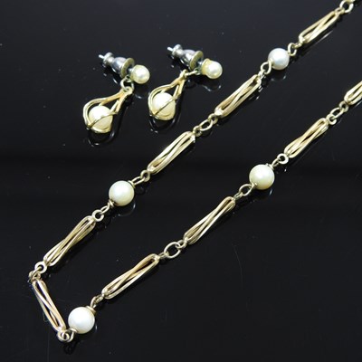 Lot 59 - A 9 carat gold and cultured pearl single...