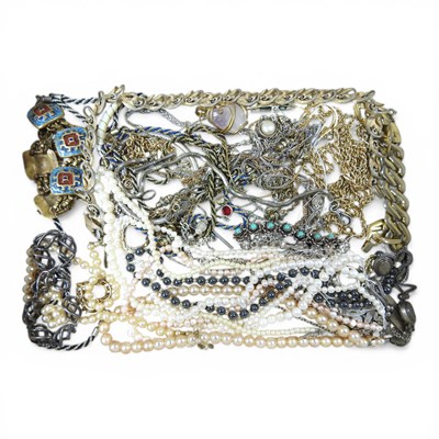 Lot 644 - A collection of costume jewellery to include...