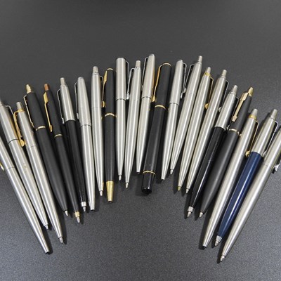 Lot 239 - A collection of Parker ball point pens