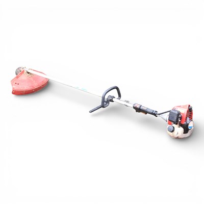 Lot 199 - A Maruyama petrol garden strimmer