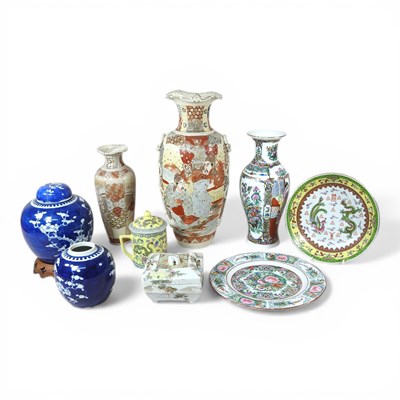 Lot 343 - A collection of various Chinese porcelain, to...