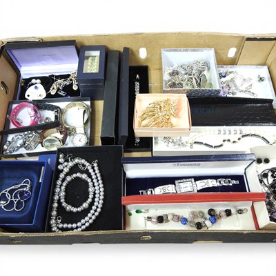 Lot 213 - A collection of costume jewellery, to include...