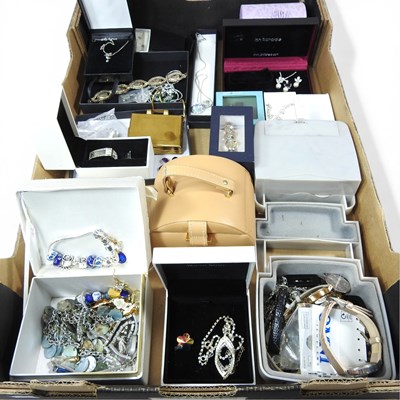 Lot 502 - A collection of costume jewellery, some boxed