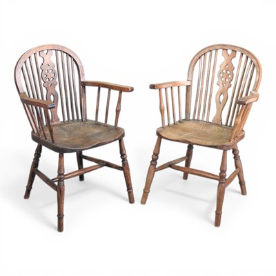 Lot 500 - A near pair of early 20th century light oak...