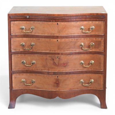 Lot 604 - An early 20th century mahogany and crossbanded...