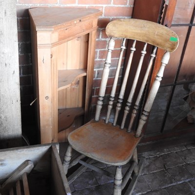Lot 462 - A 19th century pine spindle back chair
