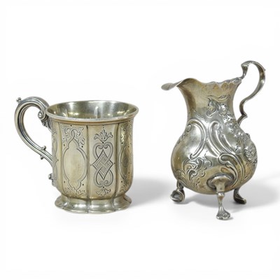 Lot 116 - A Victorian silver cream jug, London 1937,...