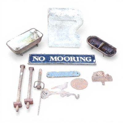 Lot 538 - A collection of garden items, to include No...