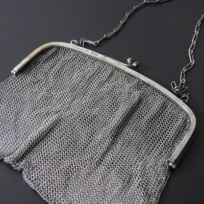 Lot 92 - An early 20th century silver and chainmail...