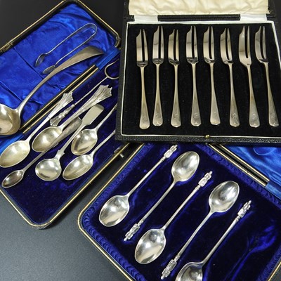 Lot 448 - A set of eight early 20th century silver...