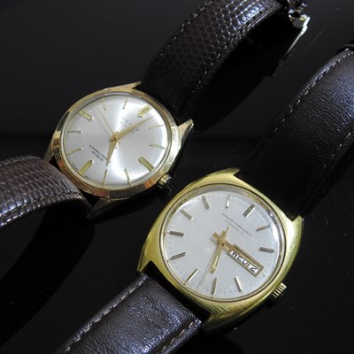 Lot 559 - A Reves Incabloc vintage wristwatch, together...