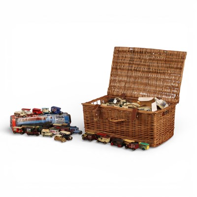 Lot 702 - A collection of die-cast model vehicles to...