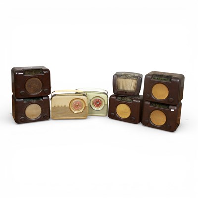 Lot 266 - A collection of eight vintage radios to...