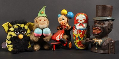 Lot 472 - A collection of vintage toys, including a...