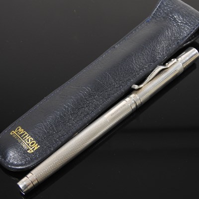 Lot 460 - A Smythson silver cased fountain pen, with...