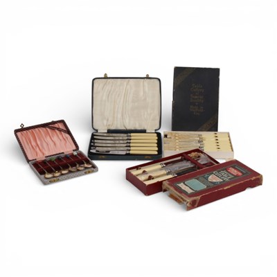 Lot 624 - A collection of flatwares