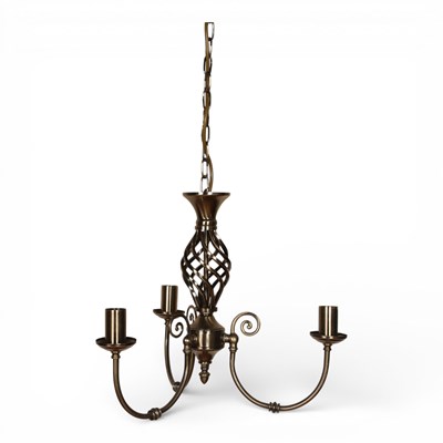 Lot 602 - A collection of various light fittings.