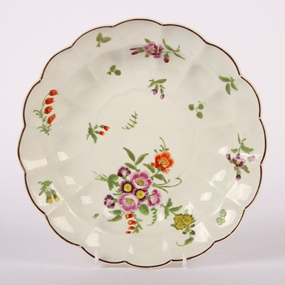Lot 186 - An 18th century Worcester porcelain lobed dish,...