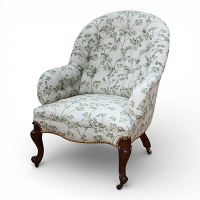 Lot 362 - A Victorian style spoon back chair on walnut...