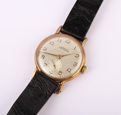 Lot 76 - A Tarratt 9 carat gold cased gentleman's...