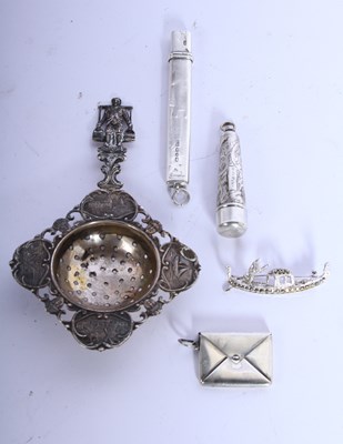 Lot 81 - A collection of silver trinkets including a...
