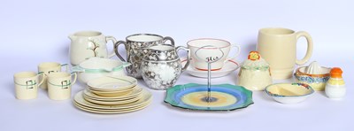 Lot 250 - A collection of primarily Gray's pottery Art...