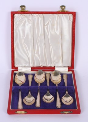 Lot 68 - A set of six silver teaspoons, Birmingham 1977,...