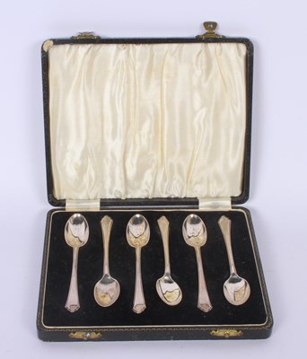 Lot 69 - A set of six silver teaspoons, Sheffield 1953,...