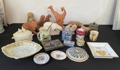 Lot 713 - A collection of ceramics, to include Royal...